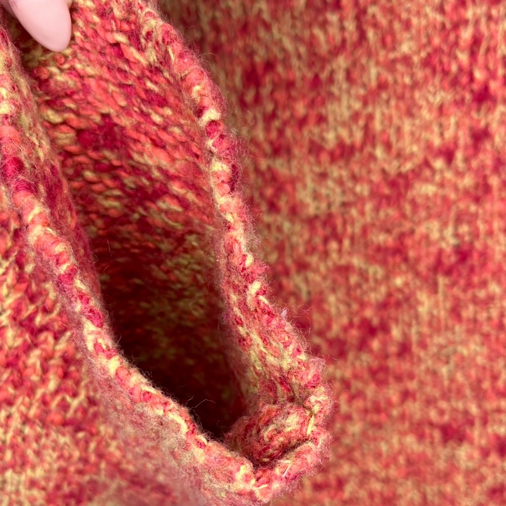 Royal Robbins Red Multi V-Neck Sweater Size S Pullover Flare Arm Stretch Knit - Picture 7 of 10